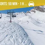 Côté Cour -