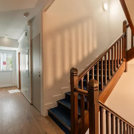 Apartment Cote Cour - 9 Min Des Sanctuaires - Moderne & Equipe - Jusqu'a 4 Couchages