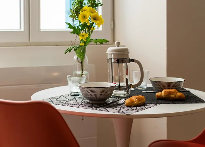 Cote Cour - 9 Min Des Sanctuaires - Moderne & Equipe - Jusqu'a 4 Couchages Lägenhet Lourdes