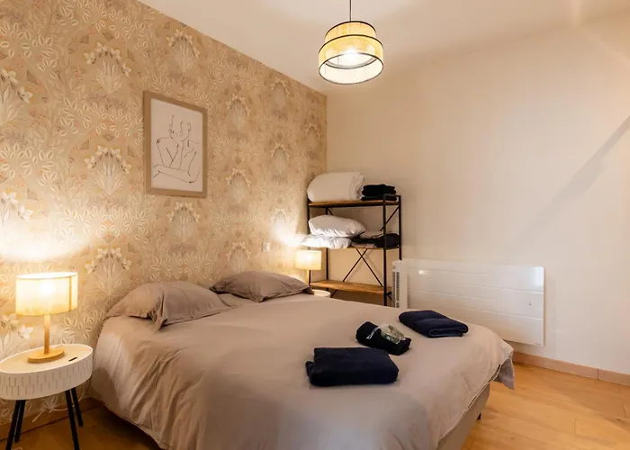 Cote Cour - 9 Min Des Sanctuaires - Moderne & Equipe - Jusqu'a 4 Couchages Lägenhet *