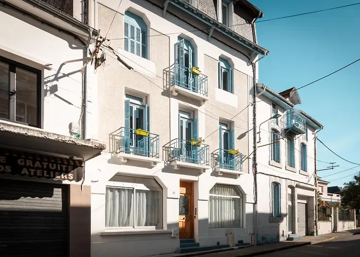 Cote Cour - 9 Min Des Sanctuaires - Moderne & Equipe - Jusqu'a 4 Couchages Lägenhet Lourdes