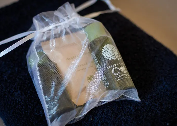 Appartement Cote Cour - 9 Min Des Sanctuaires - Moderne & Equipe - Jusqu'a 4 Couchages *